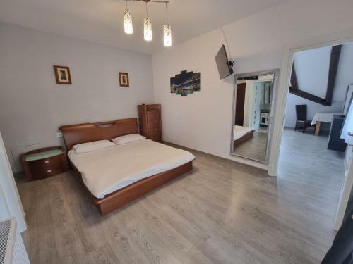 Hostal Pensiunea El Monte Satic