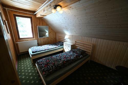 Cabana Satic Piatra Craiului La Doi Viermi