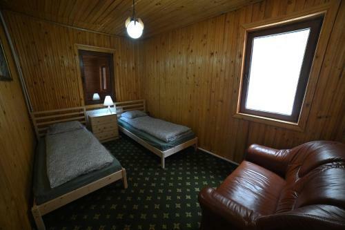 Cabana Satic Piatra Craiului La Doi Viermi