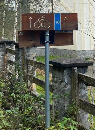 Cabana Satic Piatra Craiului La Doi Viermi