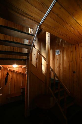 Cabana Satic Piatra Craiului La Doi Viermi
