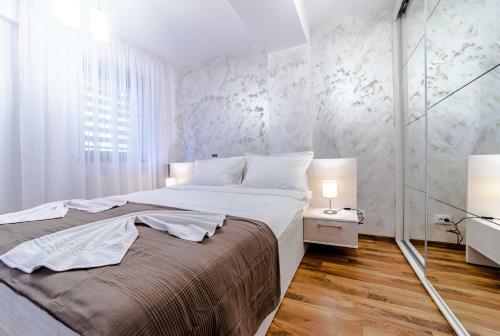 Mikras Luxury Apartment