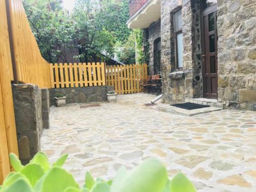 Apartment Carol Private Yard With Barbeque And Parking