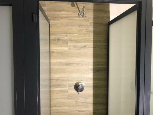 Albergue Wood Steel & Glass