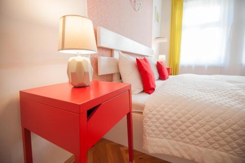 Spacious Stylish Apartment In Old Town