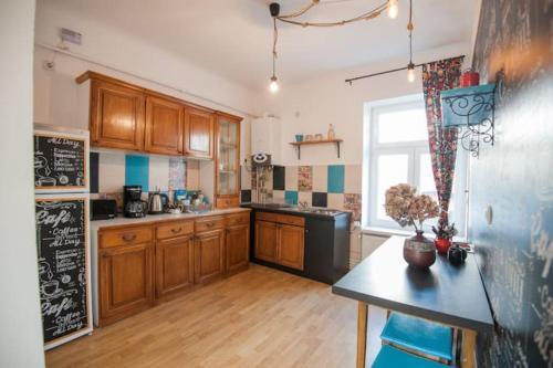 Spacious Stylish Apartment In Old Town
