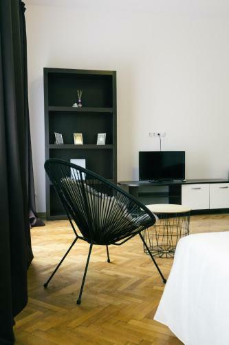 Street View Apartments