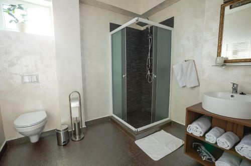 White Spacious Apartment