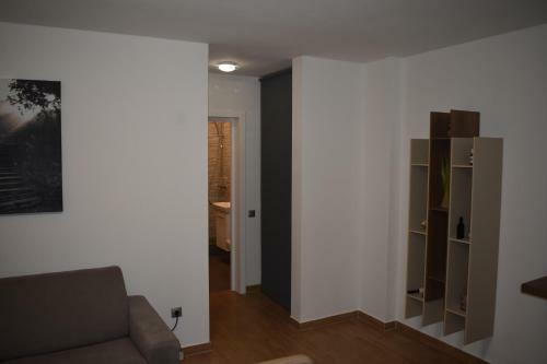 Roman?s Apartment Shopping City