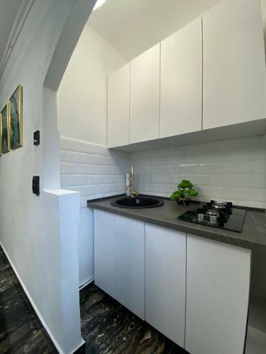 Golden Valley Apartment