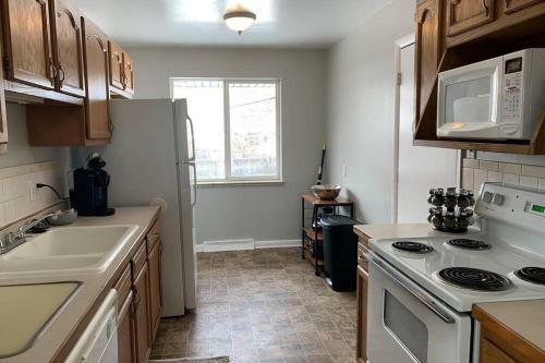 3 King Beds + Bunk Beds On Broadway