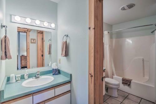Peaceful Leadville Retreat With Covered Deck!