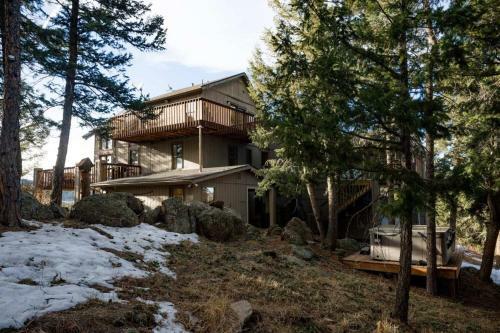 Spectacular Mountain Top Property