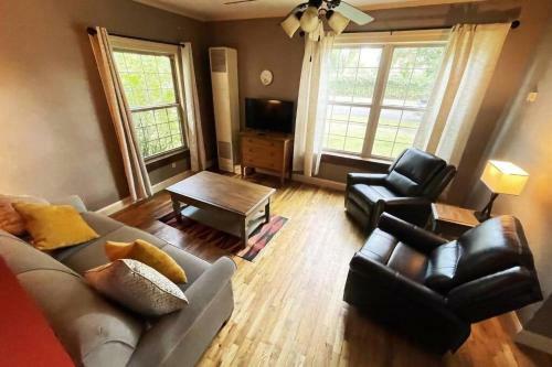 Grandma?s Valley Hideaway! New House Promo For 8!