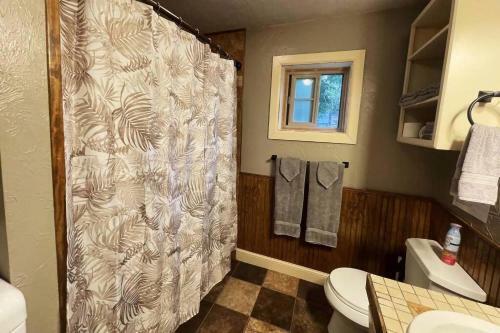 Grandma?s Valley Hideaway! New House Promo For 8!