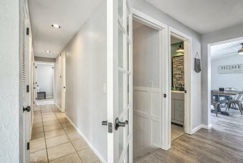 New Modern 5br House In Monument Near Usafa, Park