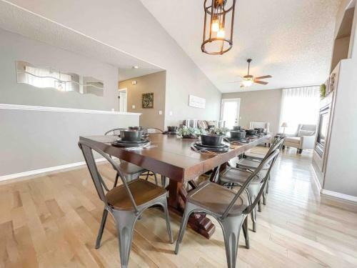 Villa 2 Master Suites! Pet Friendly With Mtn Views