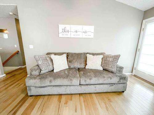 Villa 2 Master Suites! Pet Friendly With Mtn Views