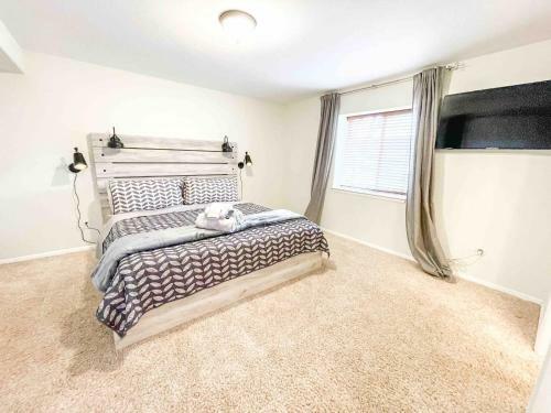 Villa 2 Master Suites! Pet Friendly With Mtn Views