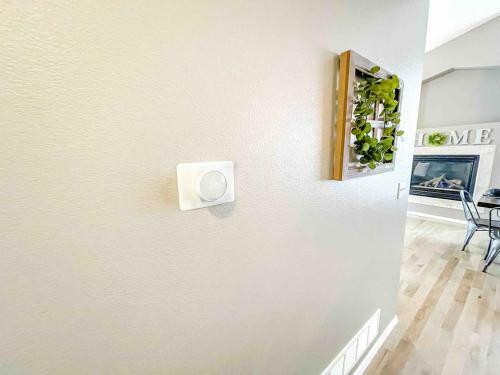 Villa 2 Master Suites! Pet Friendly With Mtn Views