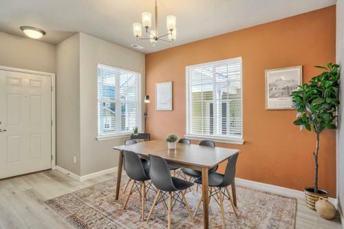 3bd Quiet Suburbs Restaurants & Parks