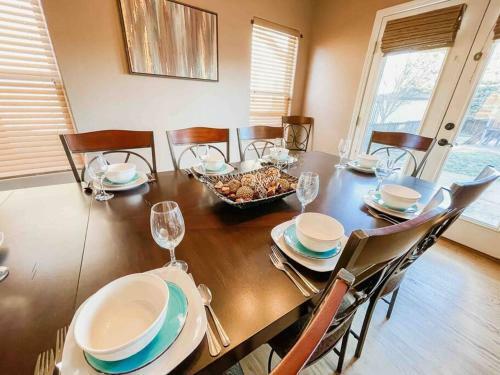 Villa Game Room ~ Beautiful Seclusion! Pet Friendly