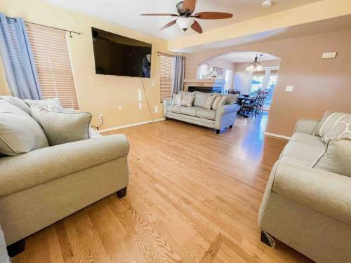 Villa Game Room ~ Beautiful Seclusion! Pet Friendly