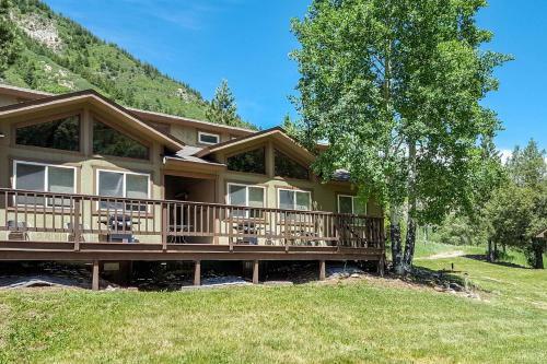 The Cabins At Filoha Meadows