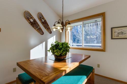 The Cabins At Filoha Meadows