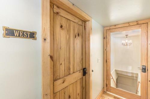 Lotus Mountain Suites - West Suite