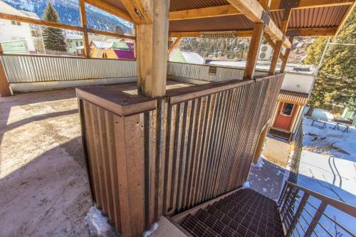 Lotus Mountain Suites - West Suite