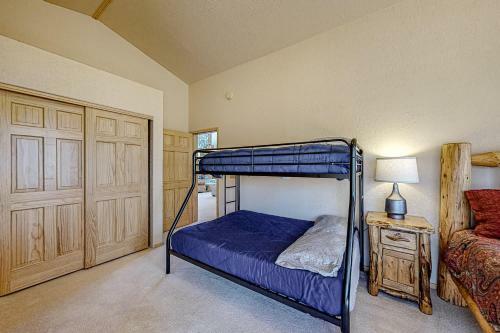 Lazy River Ranch House & Guest House