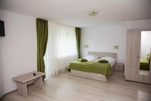 Hostal Pensiunea Padurea Verde