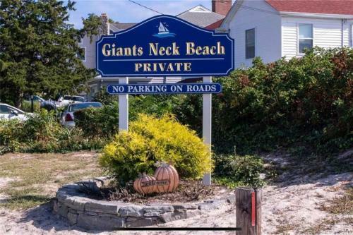 Bright Coastal Cottage 600 To Private Beach!