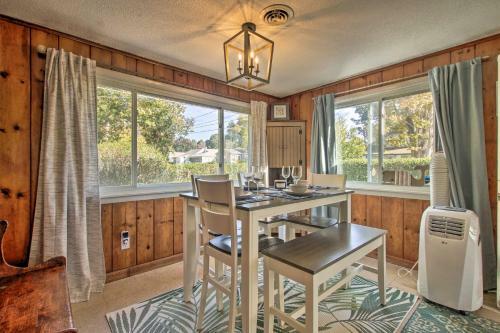 Bright Coastal Cottage 600 To Private Beach!