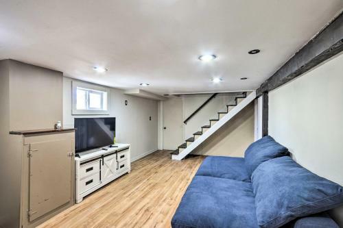 House With Fire Pit And Hot Tub Less Than 2 Mi To Lakes!