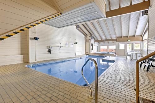 Apartamento Silverthorne Condo With Private Balcony And Fireplace!