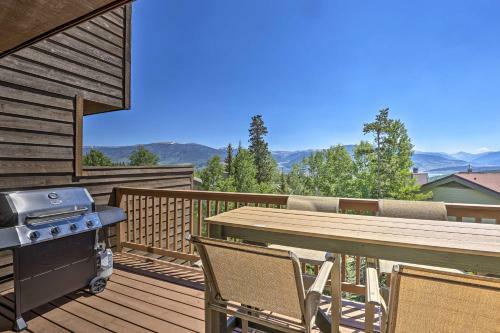 Updated Wildernest Escape With Deck And Mtn View!