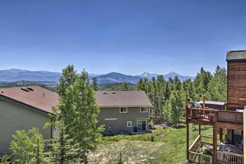Updated Wildernest Escape With Deck And Mtn View!