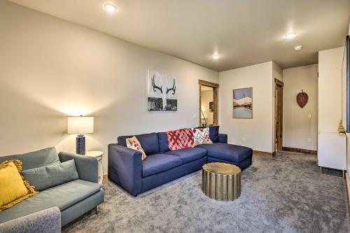 Luxurious Silverthorne Home With Patio Ski On-site!