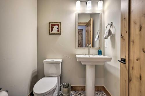 Luxurious Silverthorne Home With Patio Ski On-site!