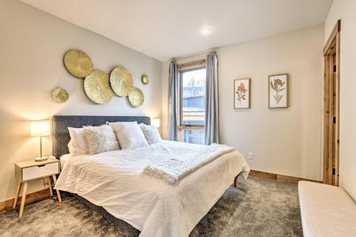 Luxurious Silverthorne Home With Patio Ski On-site!