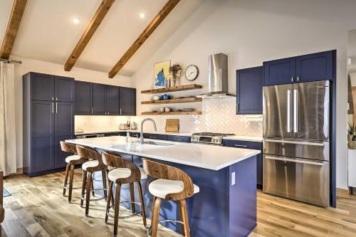 Luxurious Silverthorne Home With Patio Ski On-site!