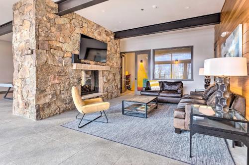 Luxurious Silverthorne Home With Patio Ski On-site!