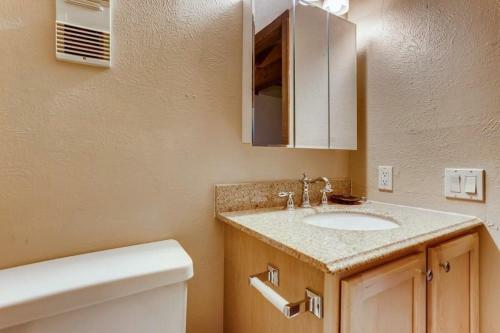 Apartamento F201 Treehouse Condo