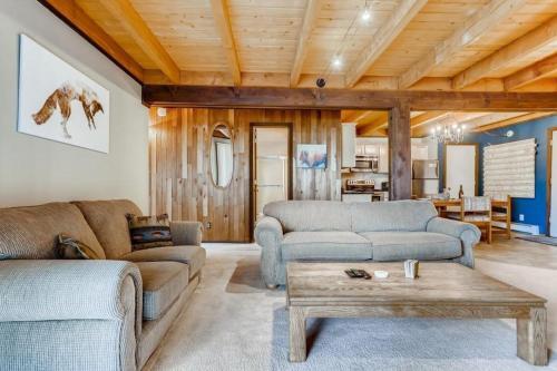 Apartamento F201 Treehouse Condo