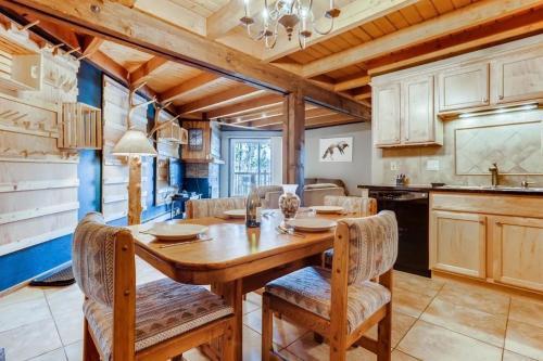 Apartamento F201 Treehouse Condo