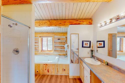 Boulder Cat Lodge