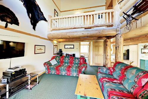 Boulder Cat Lodge