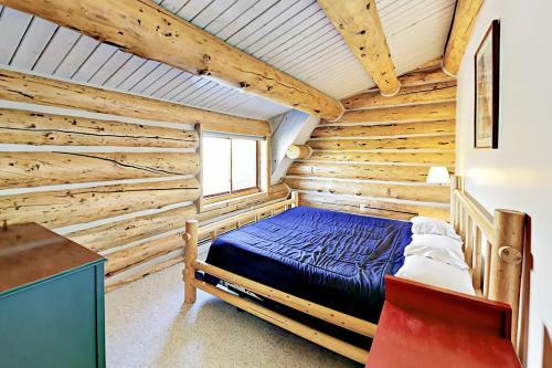 Boulder Cat Lodge